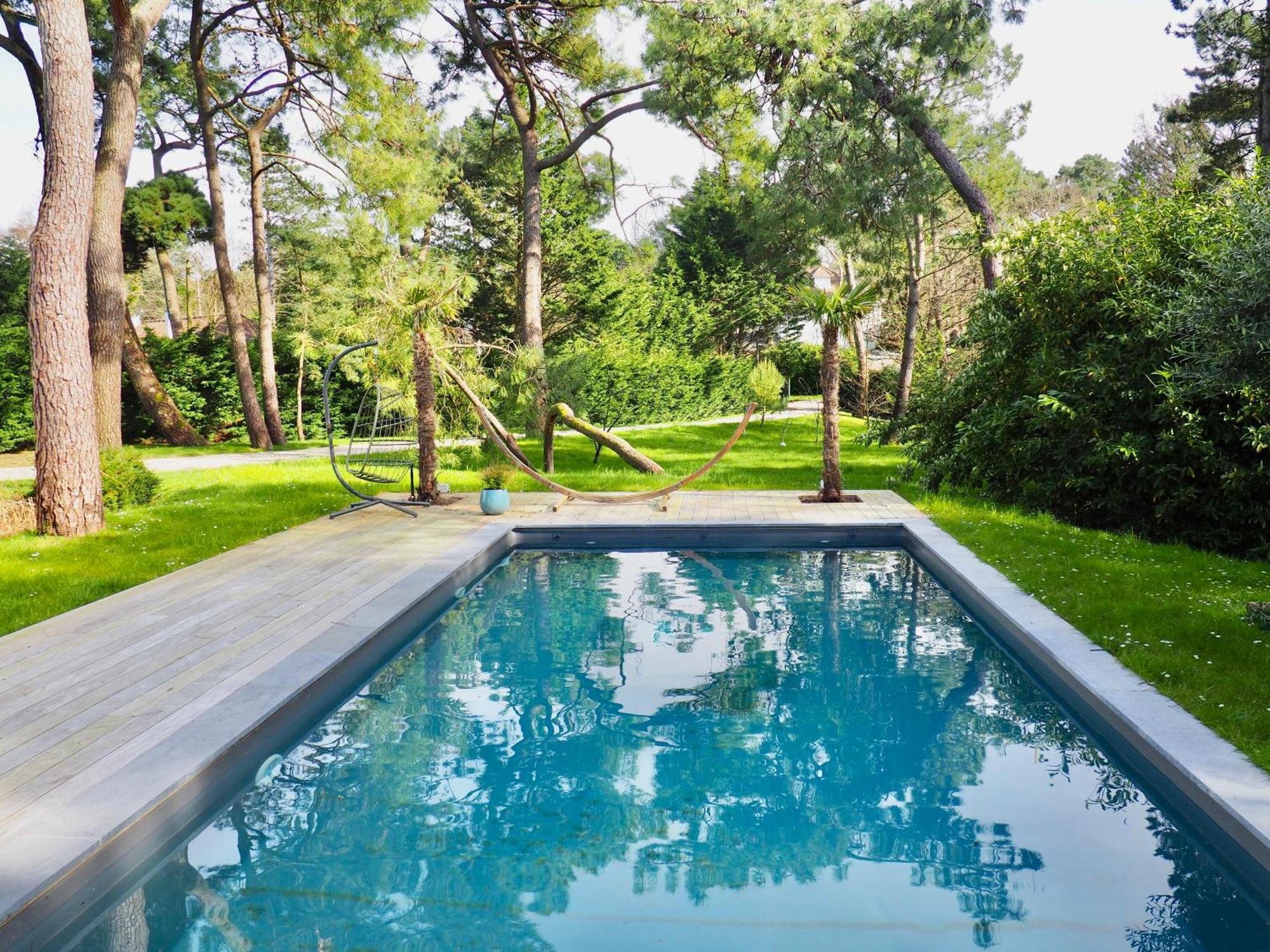 Avec Piscine Au Coeur De La Foret Villa